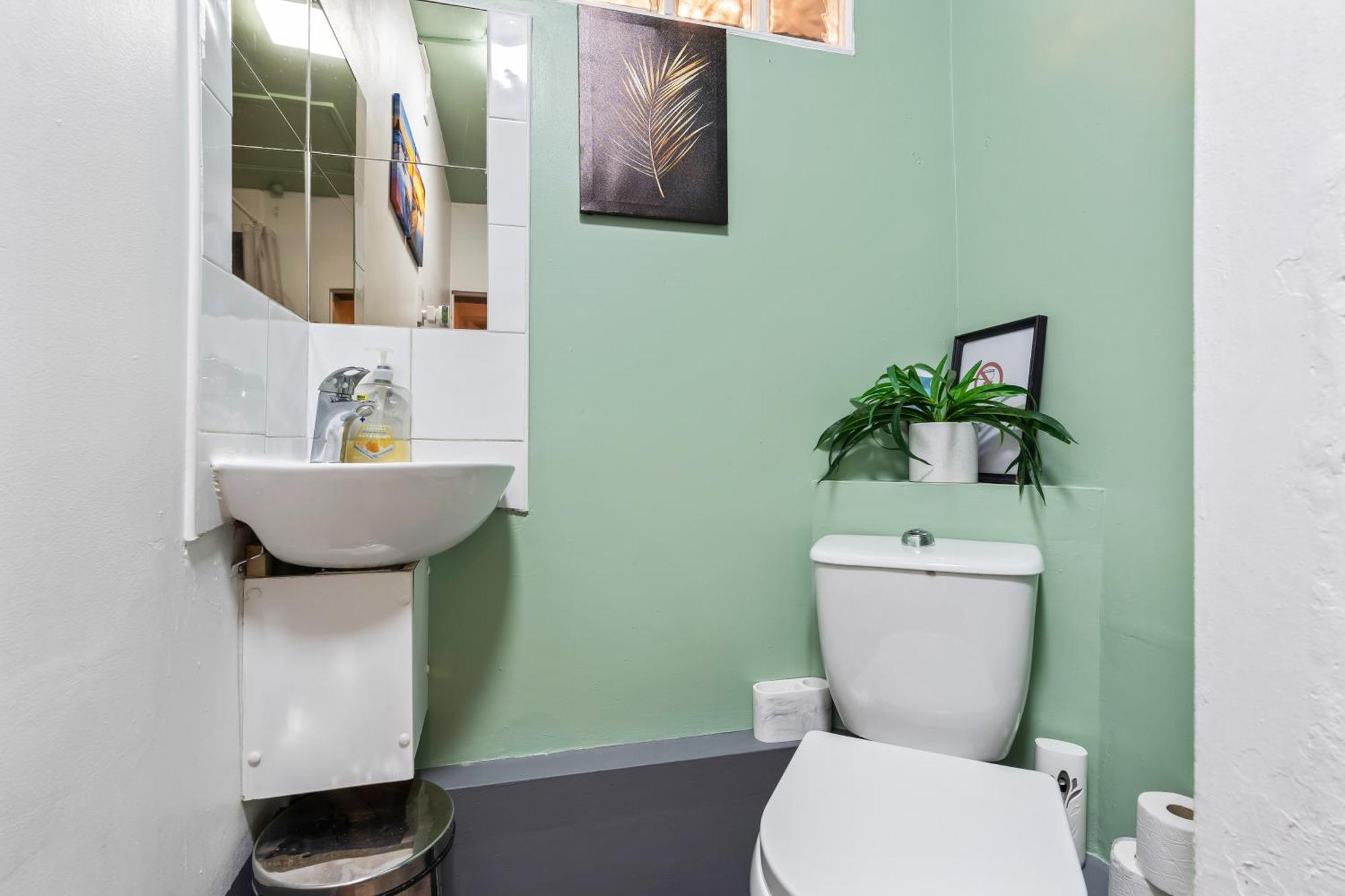 فيلا Impeccable 4-Bed House In Brixton لندن المظهر الخارجي الصورة