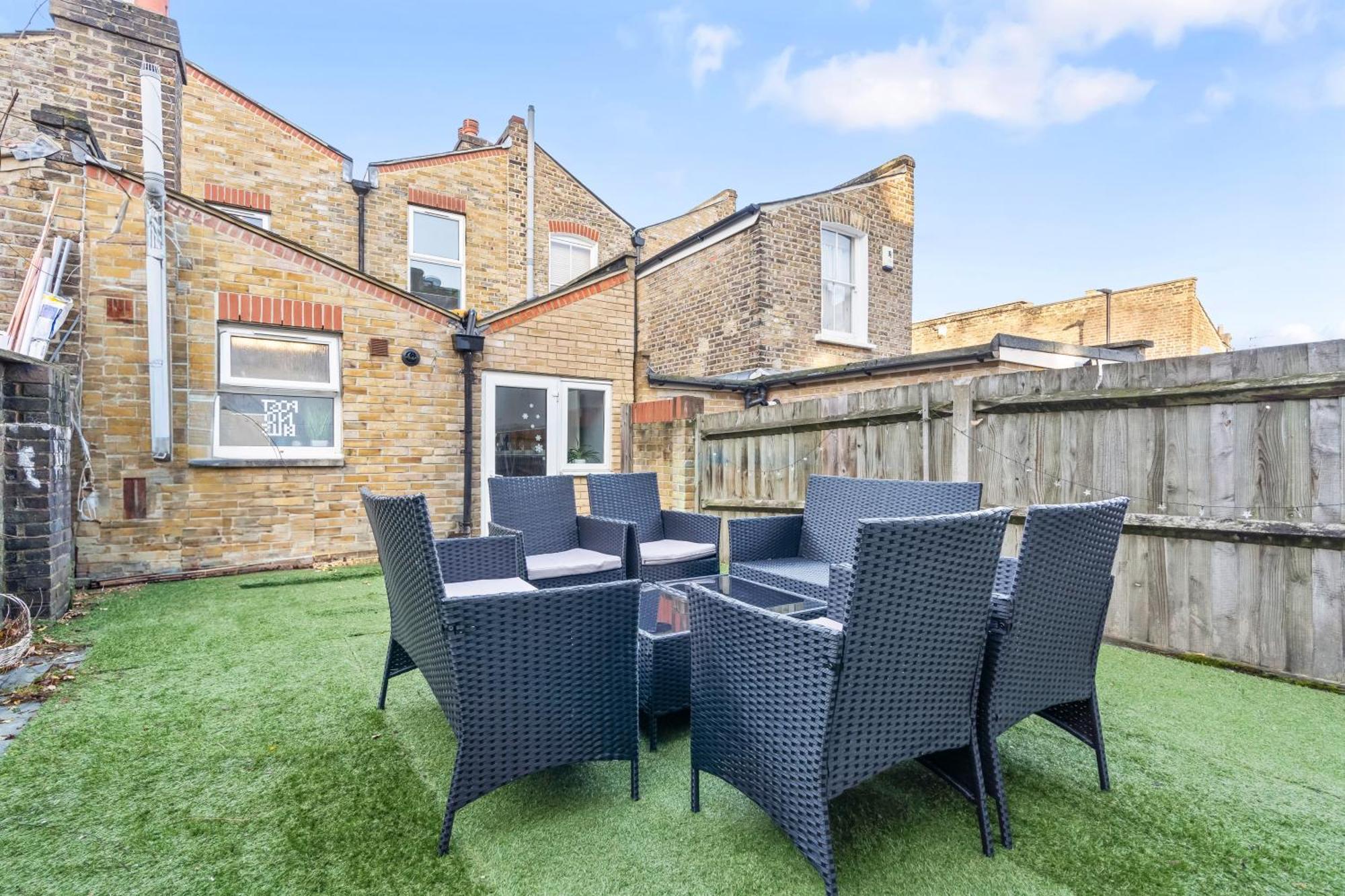 فيلا Impeccable 4-Bed House In Brixton لندن المظهر الخارجي الصورة